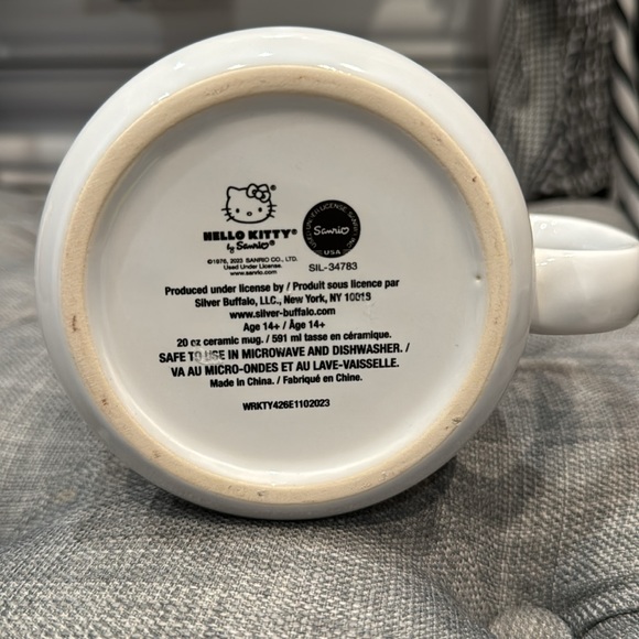 Hello Kitty Coffee Mug with large Hello Kitty face and Hello on the back - Picture 3 of 4